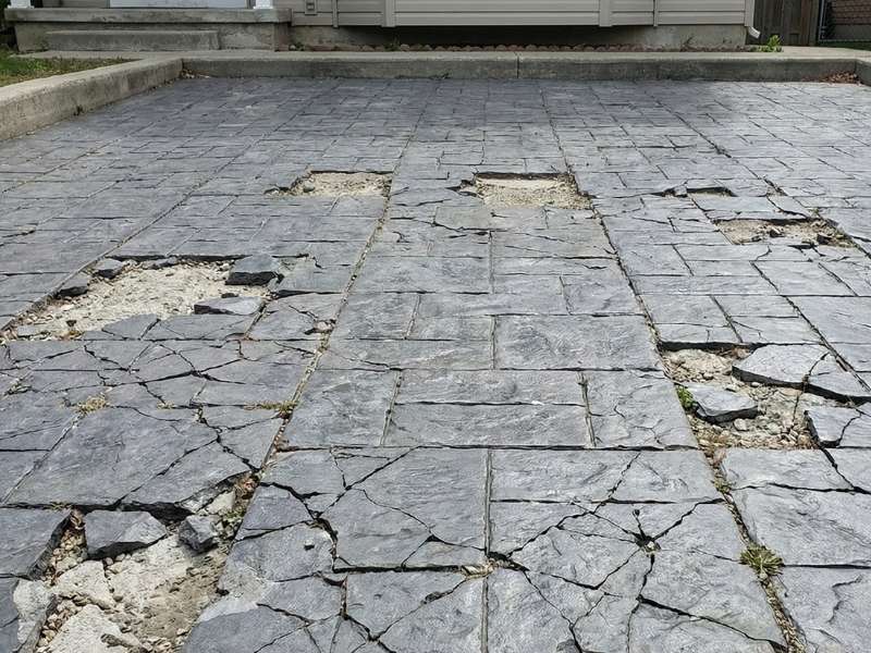 ปัญหากระเบื้องโรงจอดรถแตก ร้าว จากการรับน้ำหนัก